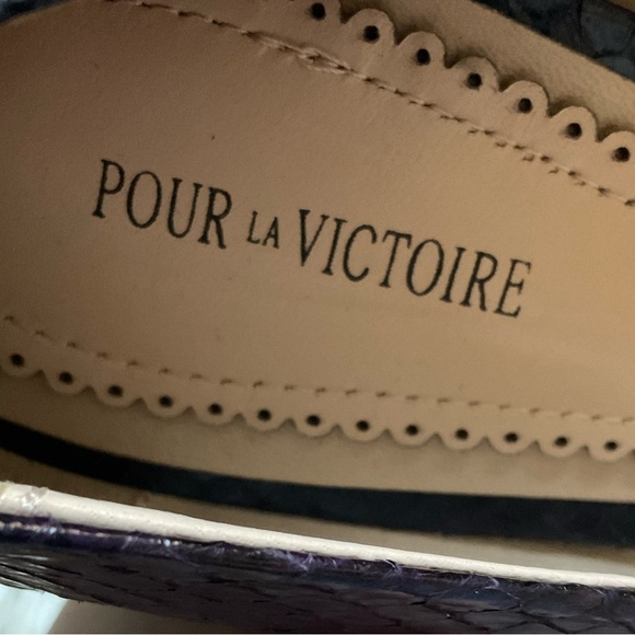 Pour La Victoire Camrin Dark Purple Snake Embossed Leather Heel Pumps NWT Sz 8.5 - Picture 9 of 10